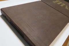Изготовление книги А-3 для рекламы из кожи с тиснением